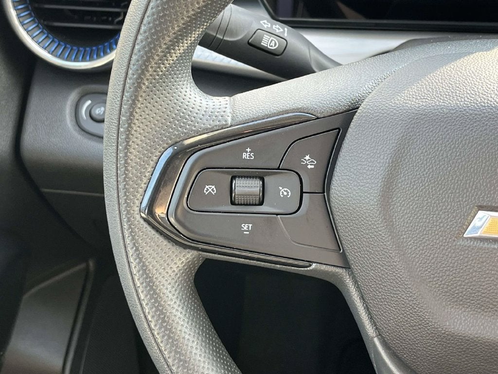 2025 Chevrolet Trax FWD LT