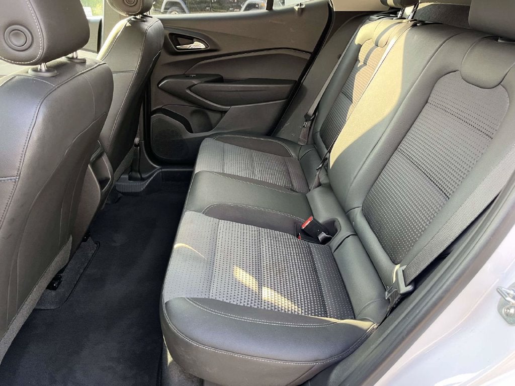 2025 Chevrolet Trax FWD LT