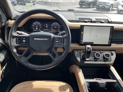 2025 Land Rover Defender 130 130 P400 X-Dynamic SE