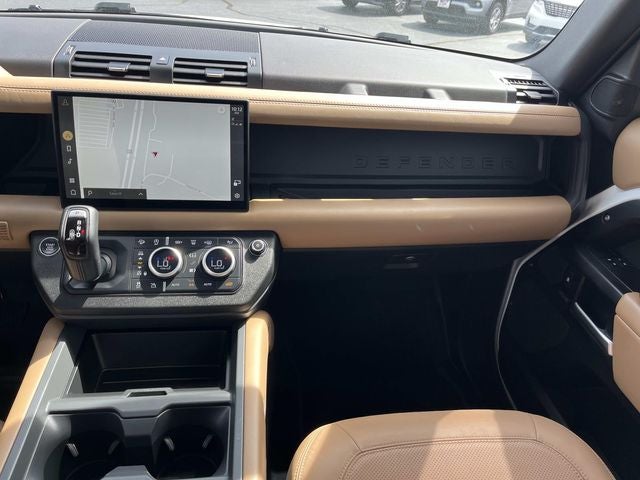 2025 Land Rover Defender 130 130 P400 X-Dynamic SE