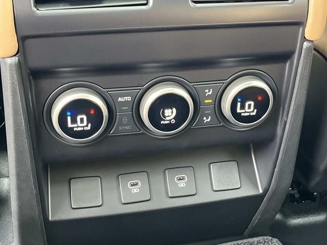 2025 Land Rover Defender 130 130 P400 X-Dynamic SE