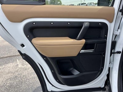 2025 Land Rover Defender 130 130 P400 X-Dynamic SE