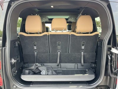 2025 Land Rover Defender 130 130 P400 X-Dynamic SE