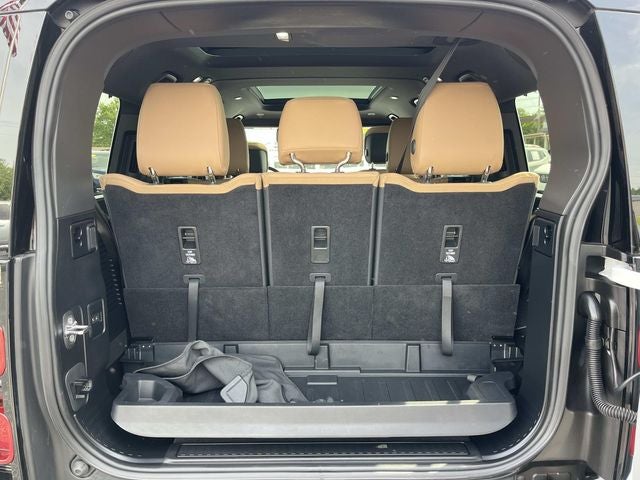 2025 Land Rover Defender 130 130 P400 X-Dynamic SE