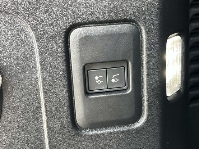 2025 Land Rover Defender 130 130 P400 X-Dynamic SE