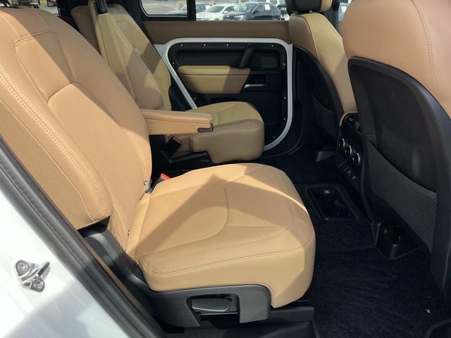 2025 Land Rover Defender 130 130 P400 X-Dynamic SE
