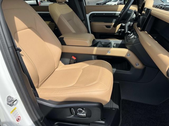 2025 Land Rover Defender 130 130 P400 X-Dynamic SE