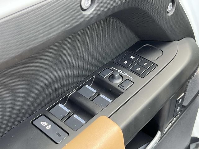 2025 Land Rover Defender 130 130 P400 X-Dynamic SE