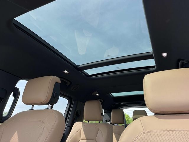 2025 Land Rover Defender 130 130 P400 X-Dynamic SE