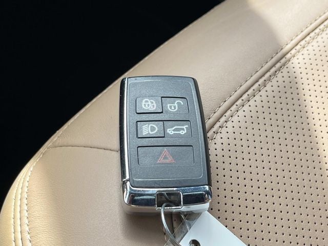 2025 Land Rover Defender 130 130 P400 X-Dynamic SE