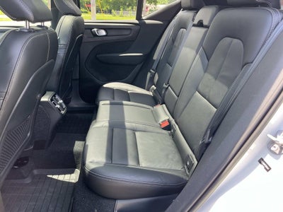 2023 Volvo XC40 B5 Plus Bright Theme