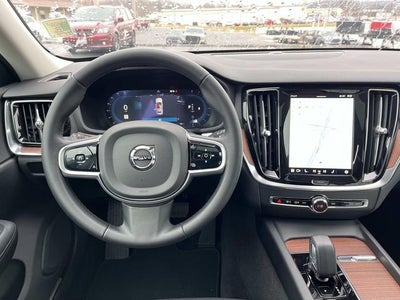 2025 Volvo V60 Cross Country Plus, B5 AWD Gas (mild hybrid)