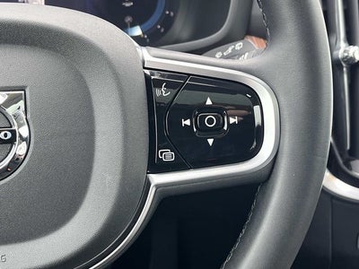 2025 Volvo V60 Cross Country Plus, B5 AWD Gas (mild hybrid)