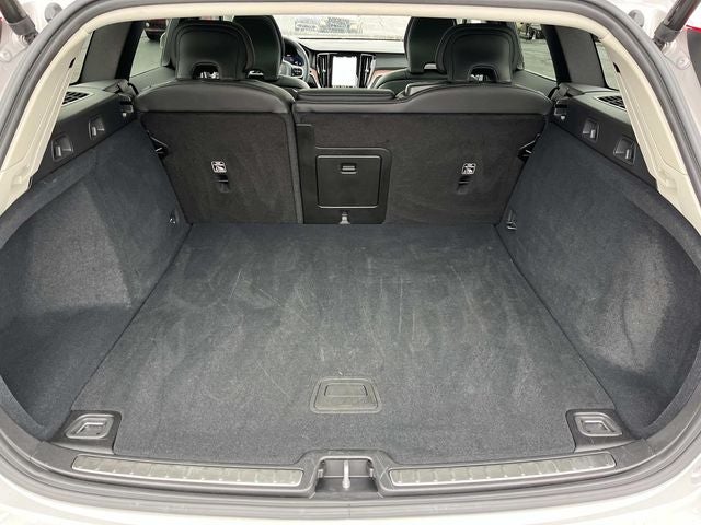 2025 Volvo V60 Cross Country Plus, B5 AWD Gas (mild hybrid)