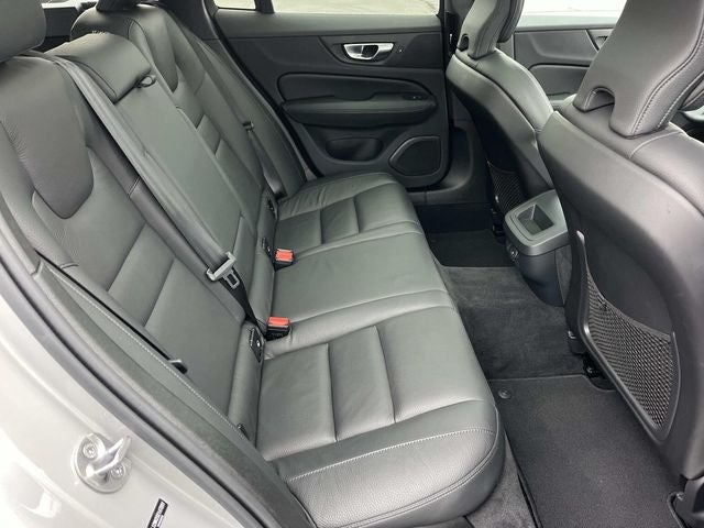 2025 Volvo V60 Cross Country Plus, B5 AWD Gas (mild hybrid)