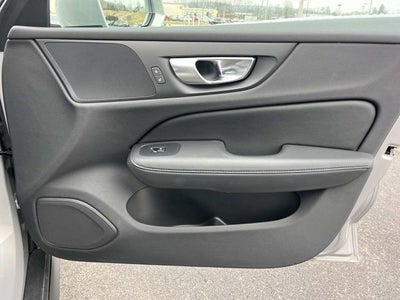 2025 Volvo V60 Cross Country Plus, B5 AWD Gas (mild hybrid)