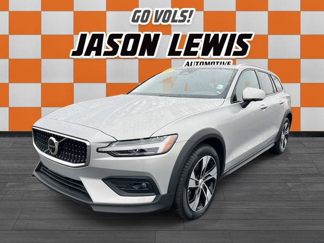 2025 Volvo V60 Cross Country Plus, B5 AWD Gas (mild hybrid)