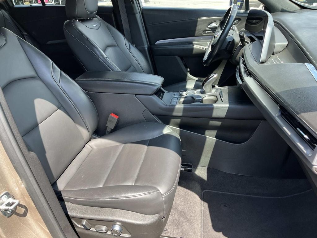 2024 Cadillac XT4 Premium Luxury