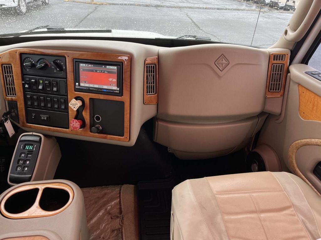 2008 International DuraStar 4400 SBA LP 4X2