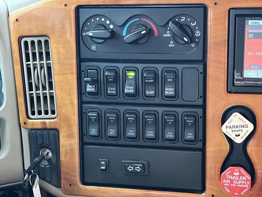 2008 International DuraStar 4400 SBA LP 4X2