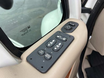 2008 International DuraStar 4400 SBA LP 4X2