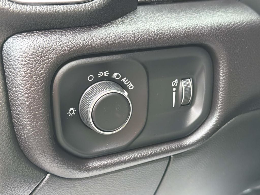 2024 RAM 3500 SLT
