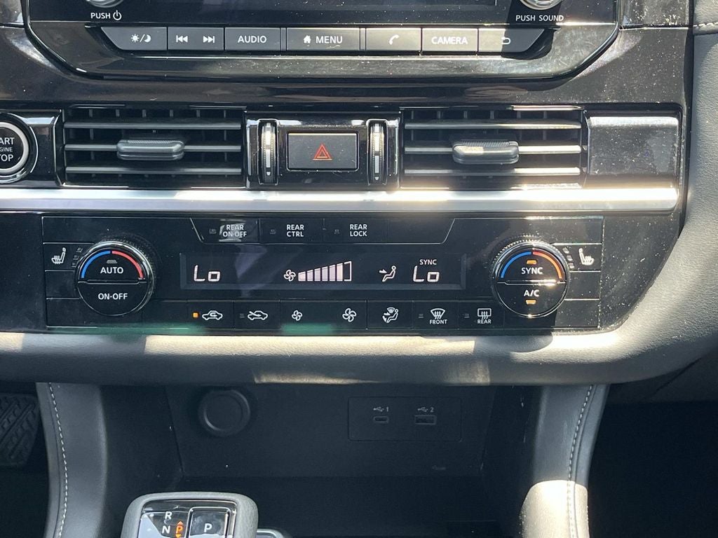 2024 Nissan Pathfinder SV