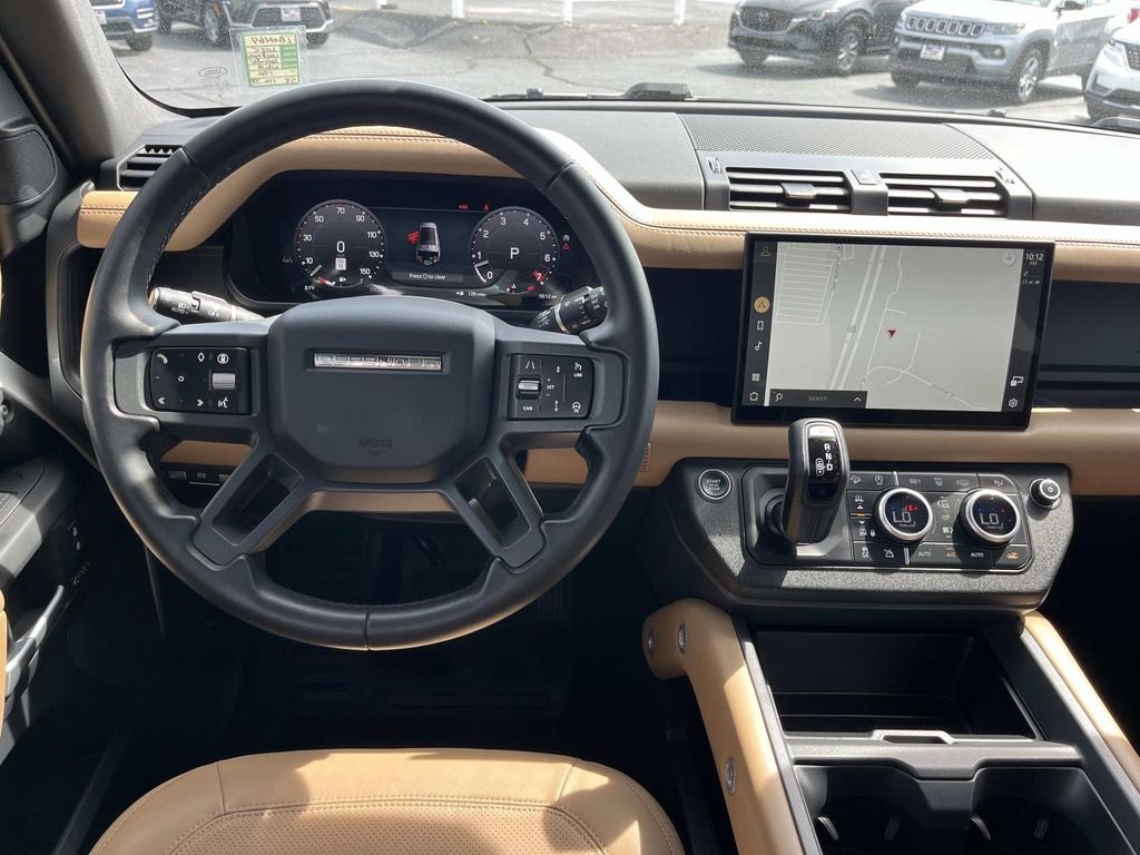 2025 Land Rover Defender 130 X-Dynamic SE