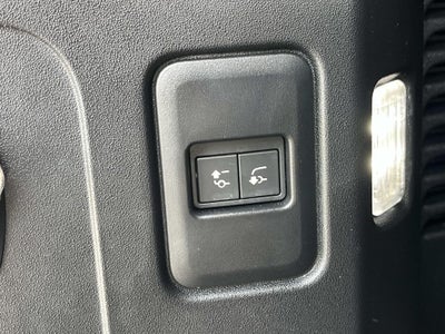 2025 Land Rover Defender 130 X-Dynamic SE