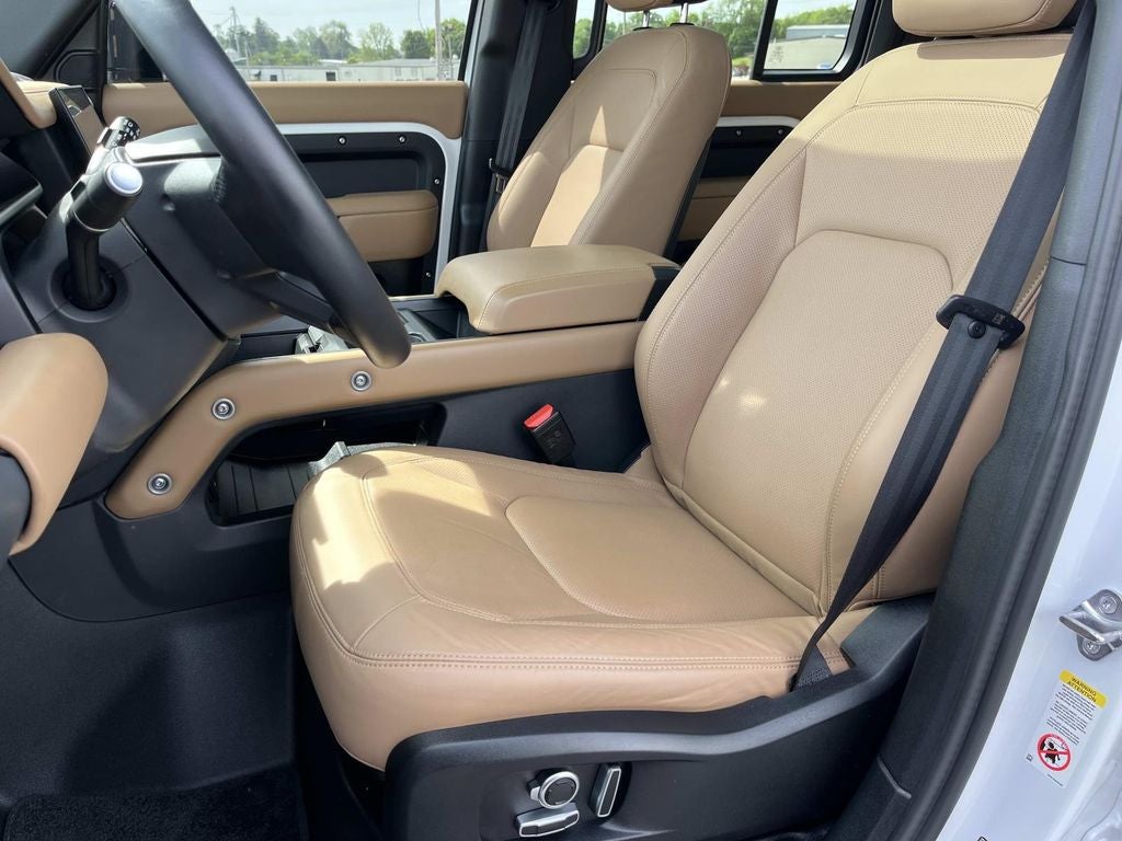2025 Land Rover Defender 130 X-Dynamic SE
