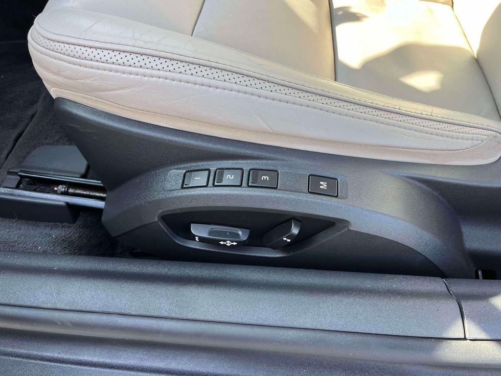 2011 Volvo C70 T5