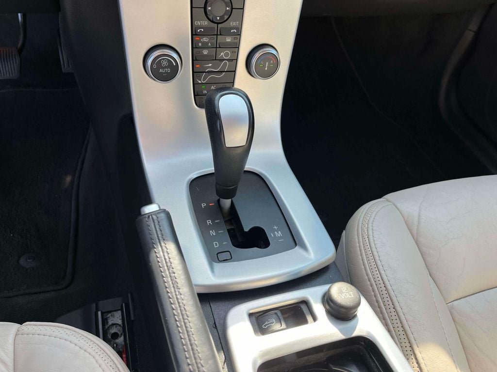 2011 Volvo C70 T5