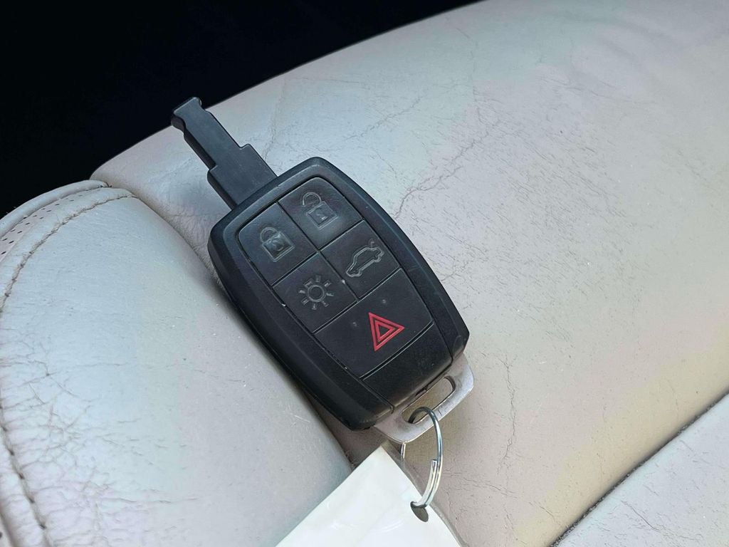 2011 Volvo C70 T5