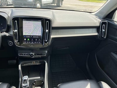 2023 Volvo XC40 B5 Plus Bright Theme
