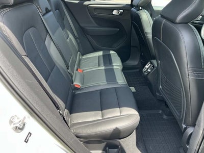 2023 Volvo XC40 B5 Plus Bright Theme