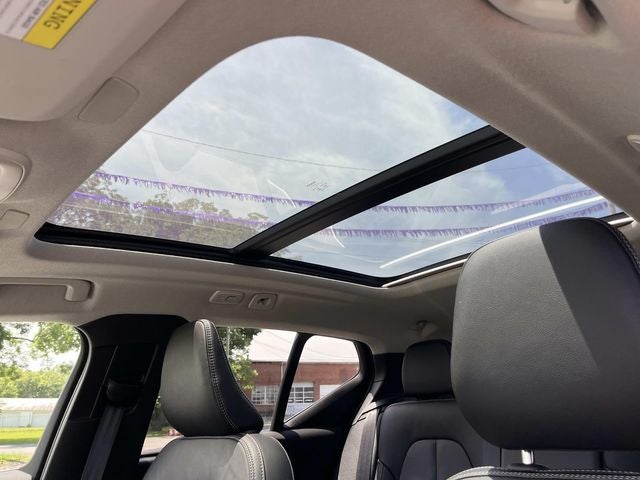 2023 Volvo XC40 B5 Plus Bright Theme