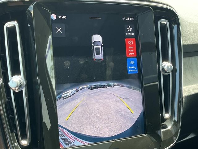 2023 Volvo XC40 B5 Plus Bright Theme