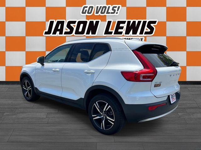 2023 Volvo XC40 B5 Plus Bright Theme
