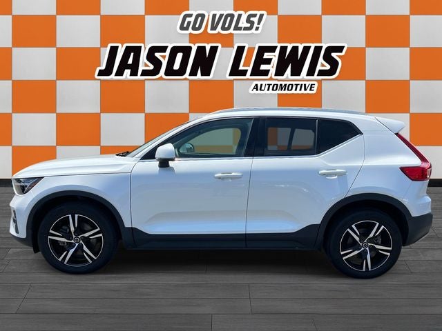 2023 Volvo XC40 B5 Plus Bright Theme