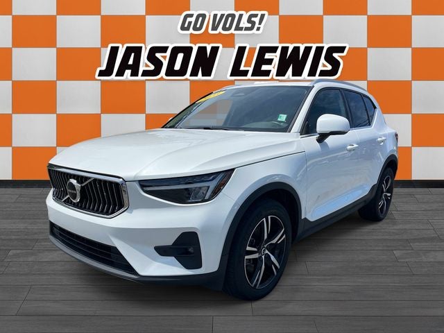2023 Volvo XC40 B5 Plus Bright Theme