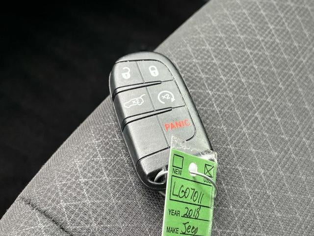 2018 Jeep Grand Cherokee Laredo 4x4 *Ltd Avail*