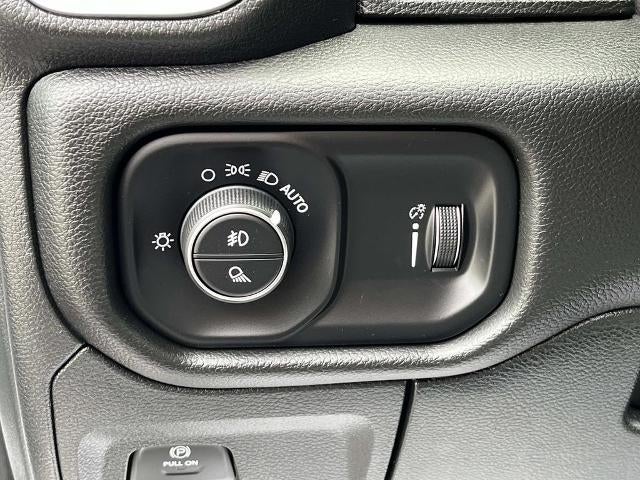 2023 RAM 1500 Big Horn 4x2 Crew Cab 5'7" Box