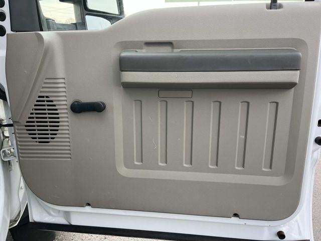 2008 Ford Super Duty F-550 DRW 2WD Reg Cab 141" WB 60" CA XL