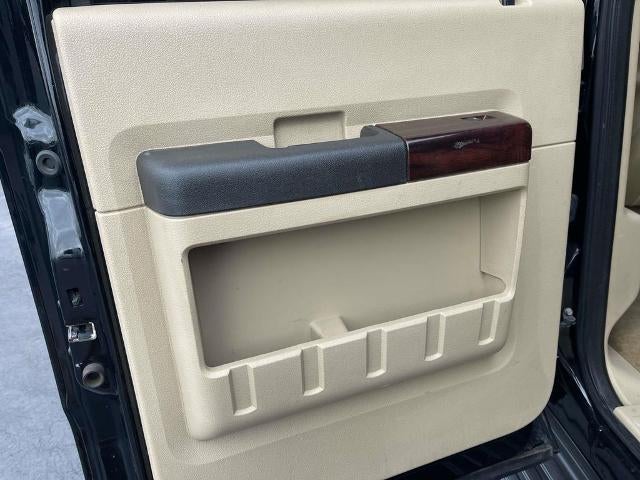 2008 Ford Super Duty F-550 DRW 2WD Crew Cab 176" WB 60" CA Lariat