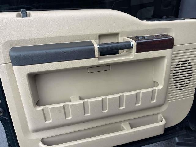 2008 Ford Super Duty F-550 DRW 2WD Crew Cab 176" WB 60" CA Lariat