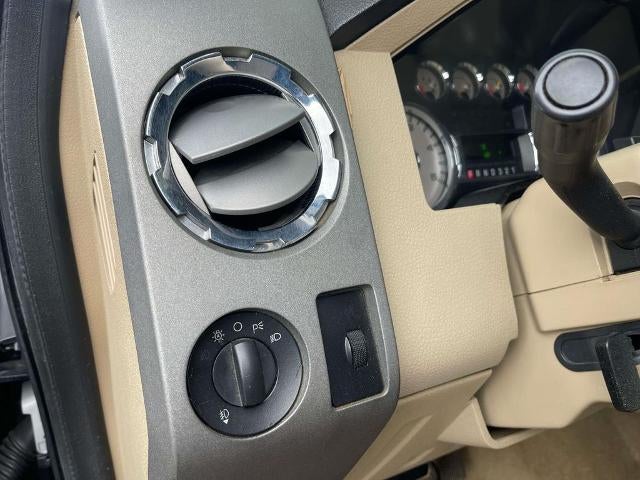 2008 Ford Super Duty F-550 DRW 2WD Crew Cab 176" WB 60" CA Lariat