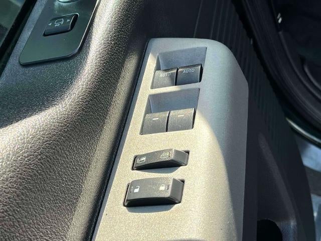 2015 Ford Super Duty F-250 SRW 4WD Crew Cab 6-3/4 Ft Box Lariat