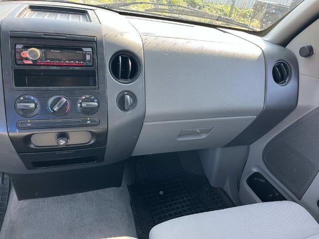 2006 Ford F-150 2WD Regular Cab Styleside 6-1/2 Ft Box STX