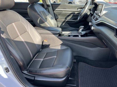 2024 Nissan Altima 2.5 SR Sedan