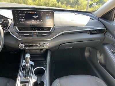 2024 Nissan Altima 2.5 SV Sedan
